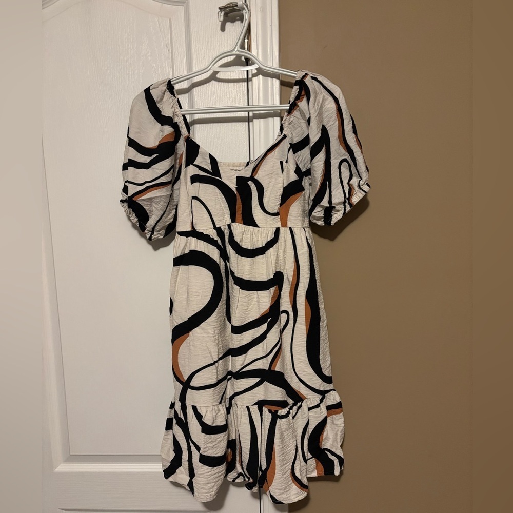 Women’s Nine West White Mini Dress with Black and Tan Abstract Print Size Small - Picture 3 of 5
